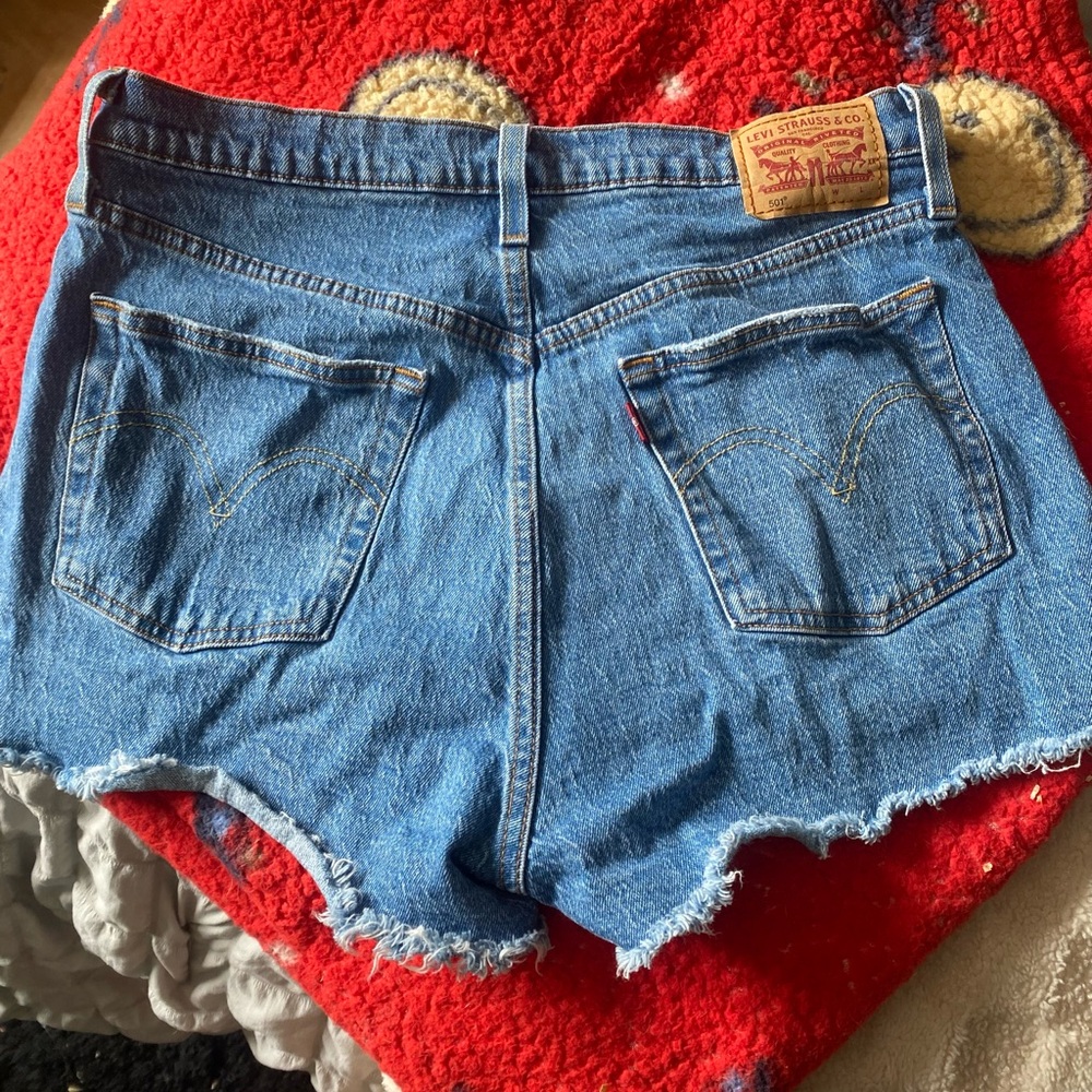 Brand new Levi 501 shorts medium wash
